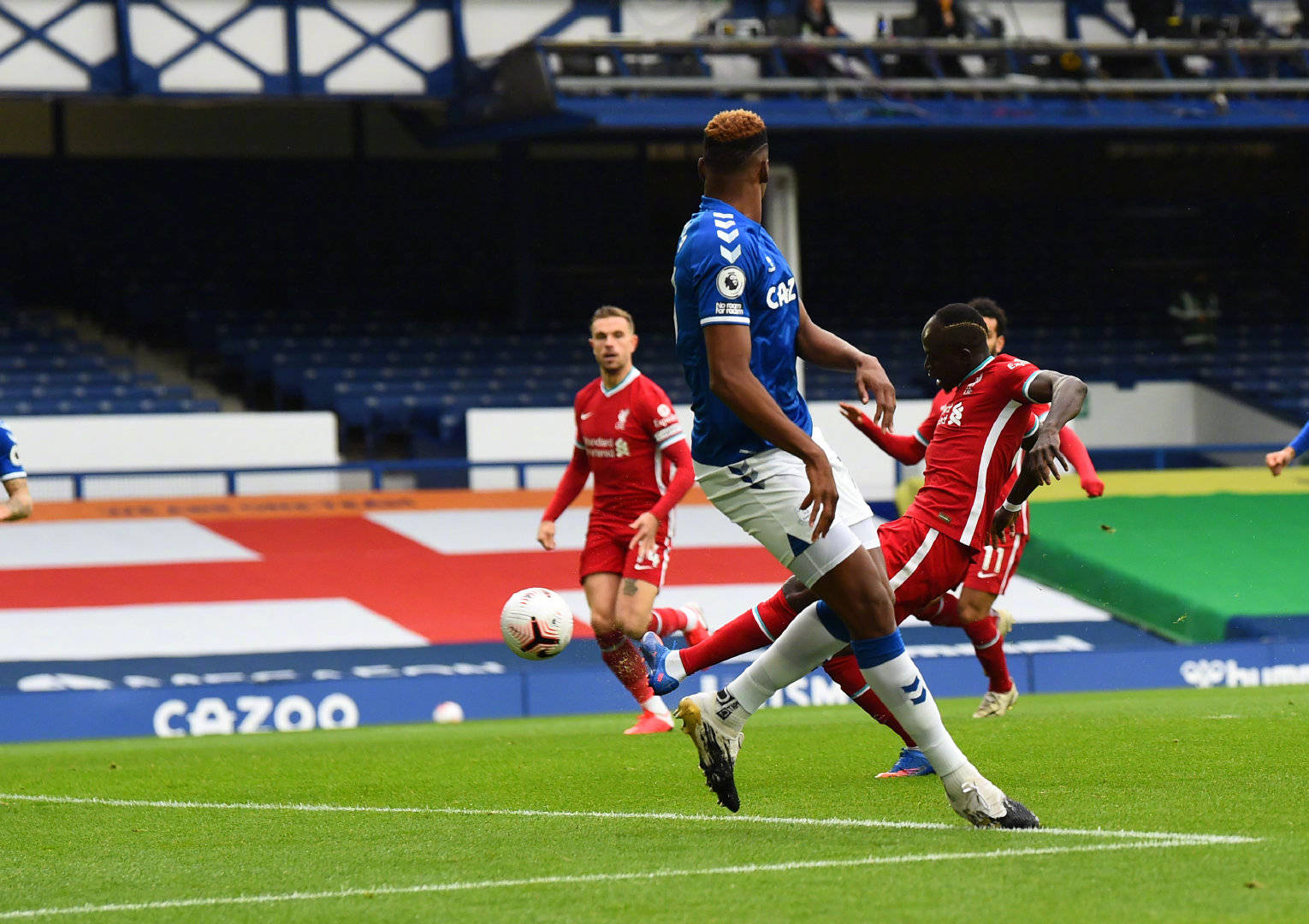 赛场上继续 赛场上继续