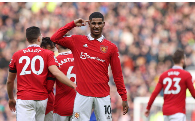 全队队员聚 全队队员聚